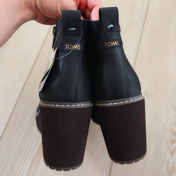 NWT Toms Raven Boots - Picture 5 of 9